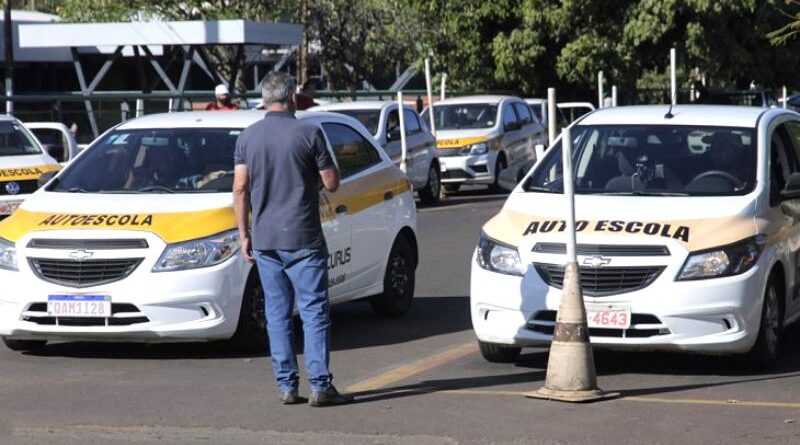 Fim do exame de baliza no pátio do Detran marca mudança no processo de habilitação