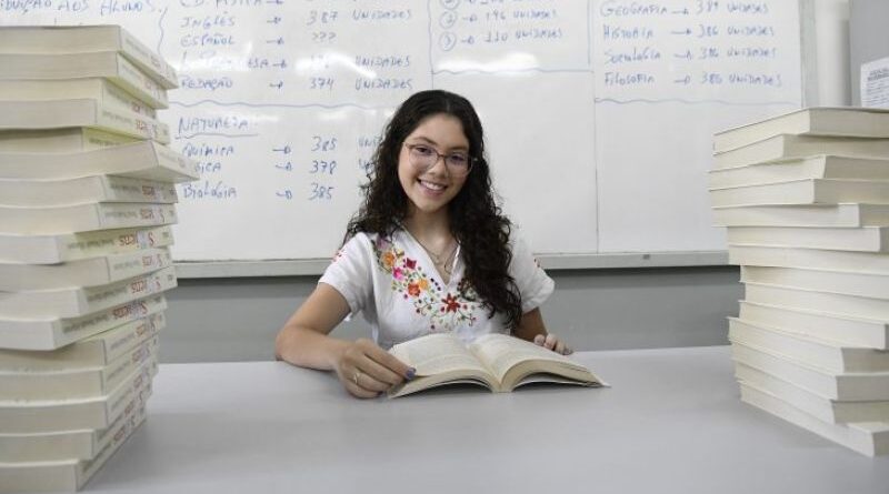 Com ensino de qualidade, Rede Estadual realiza sonhos e aprova estudantes para universidades