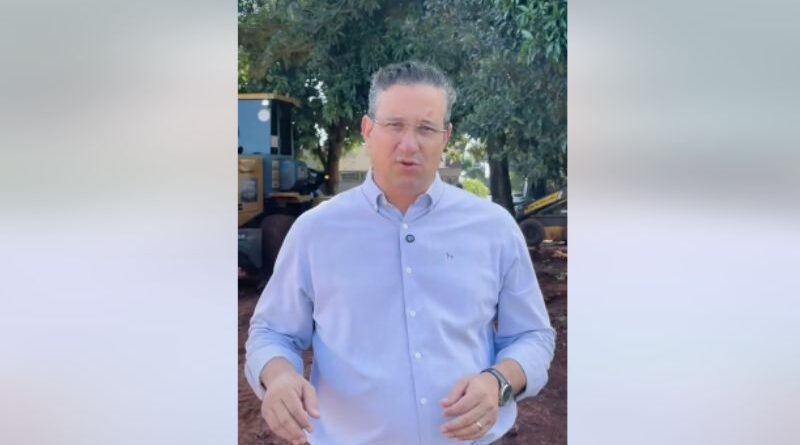 Prefeito José Paleari acompanha trabalhos de limpeza no bairro Maria de Lourdes