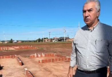 Ex-governador Reinaldo Azambuja mostra o Programa Lote Urbanizado foi idealizado no governo de sua gestão