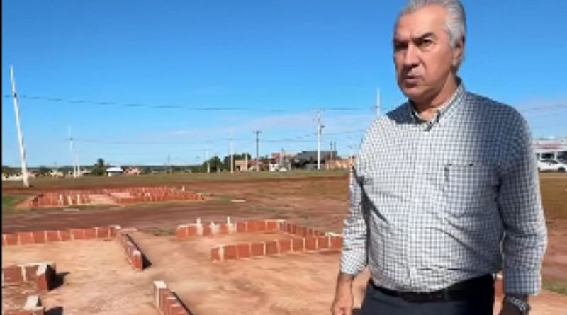 Ex-governador Reinaldo Azambuja mostra o Programa Lote Urbanizado foi idealizado no governo de sua gestão