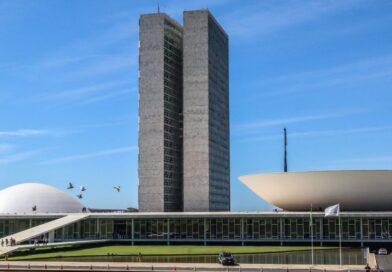 Senado aprova projeto que permite servidor federal ser MEI; entenda