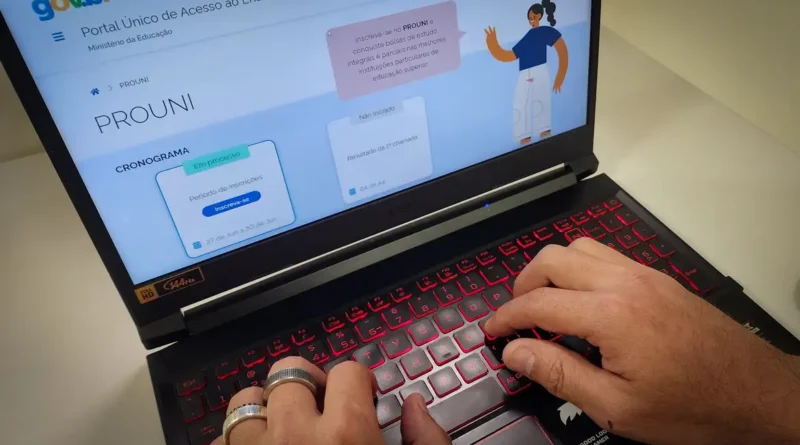 Estudante deve comprovar até hoje informações de inscrição no Prouni